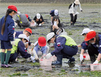 「掘るのに夢中」 令和5年9月15日772号